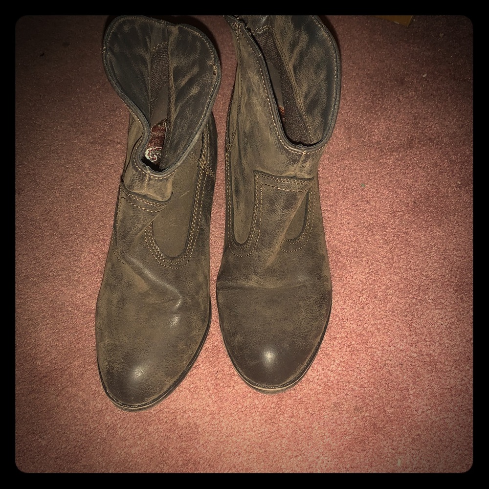 Rocket Dog booties .